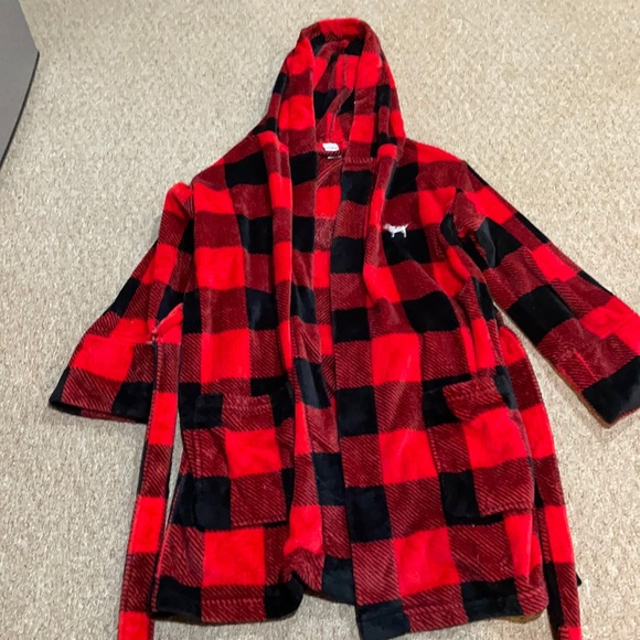 Pink Victoria Secret Plush Robe - Picture 5 of 5